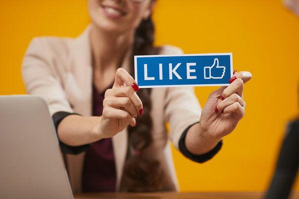 Rocketlikes : achat de likes pour briller sur vos réseaux sociaux