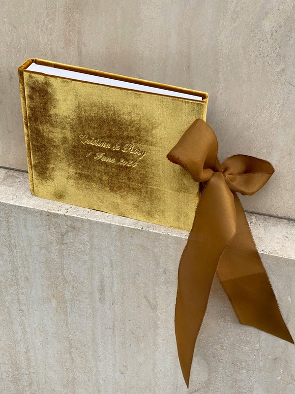 Livre d'or mariage : des créations en bois pour votre jour j